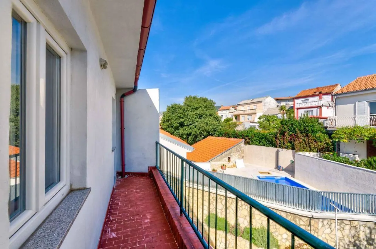Apartments In Novi Vinodolski 15234 Croatie