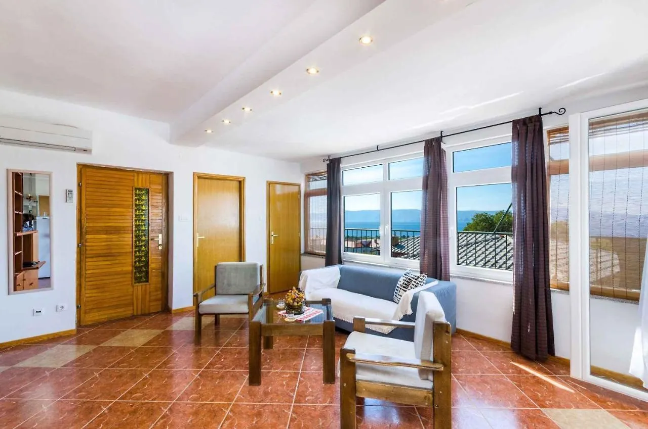 Apartments In Novi Vinodolski 15234 Croatie